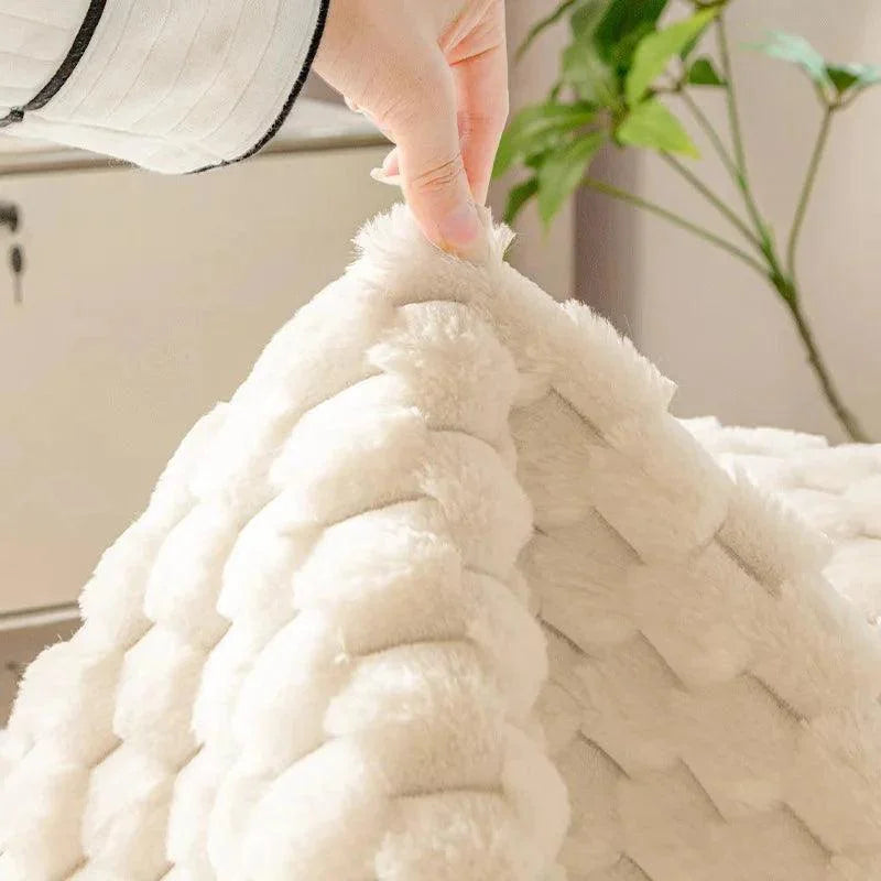 [COMPRÁ 1 Y LLEVÁ 2] Fundas Protectoras Sofá de Terciopelo + Manta de Peluche y 2 Almohadones de Regalo